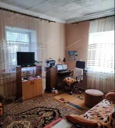 В продажі окремий будинок,р-н Червоний шлях.