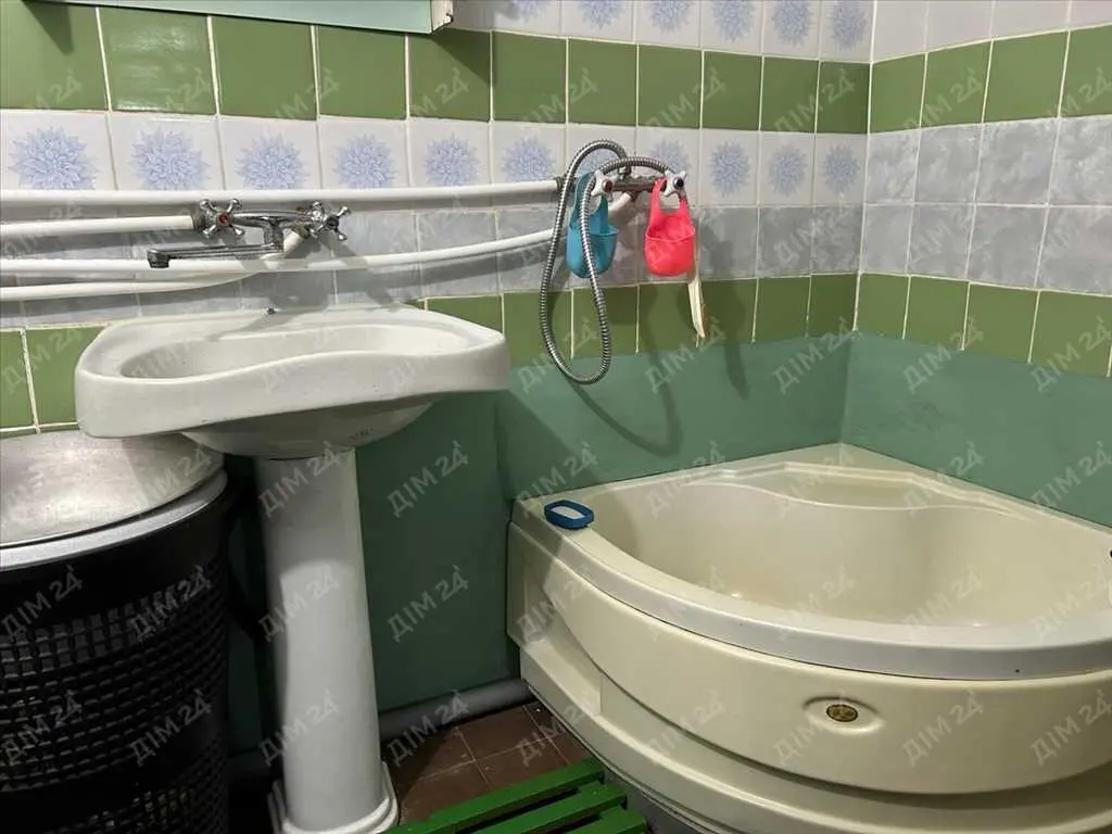 Добротний будинок для великої родини! 