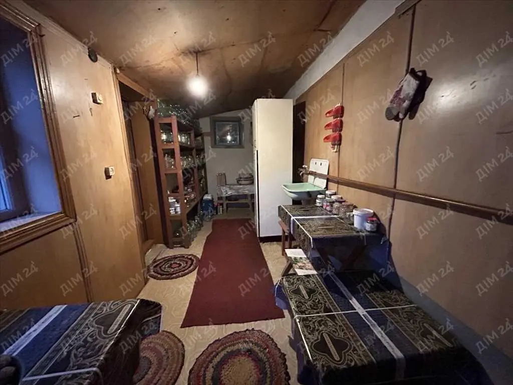 Добротний будинок для великої родини! 