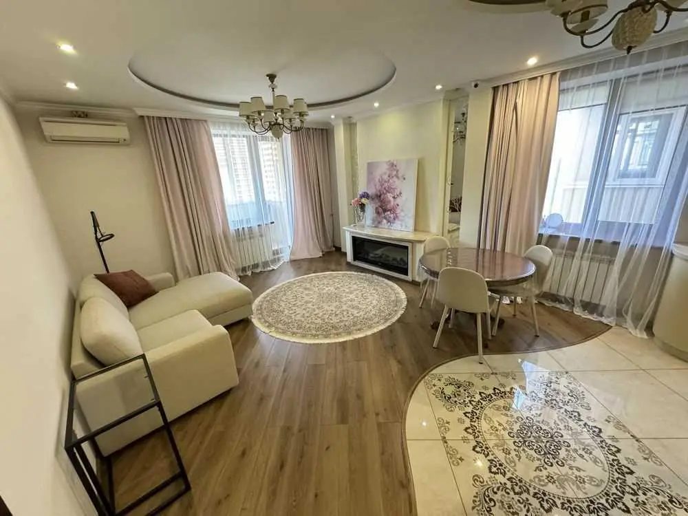 Шикарна трикімнатна квартина в новобудові, центр Полтави