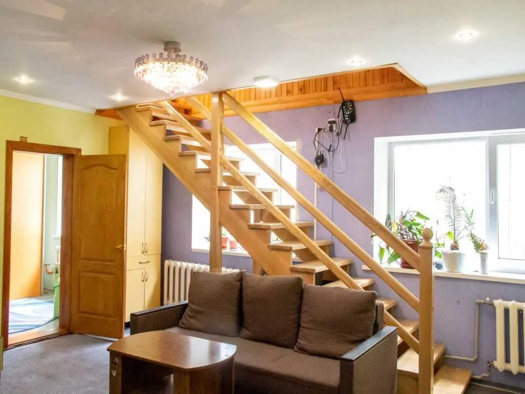 Просторий будинок в передмісті