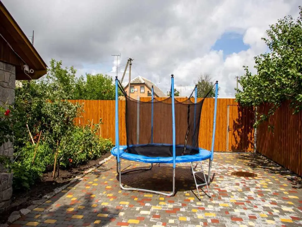 Просторий будинок в передмісті