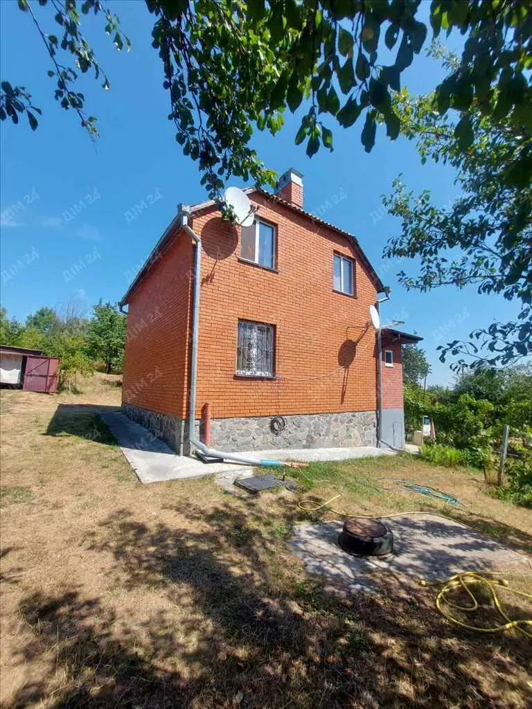 Двоповерховий будинок в с.Михайлівка