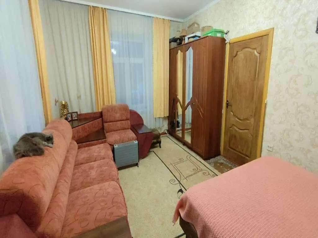 Продаж частини будинку з окремим двором у Полтаві!