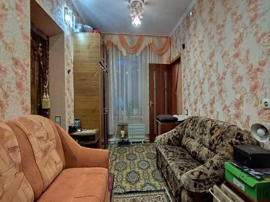 Продаж частини будинку з окремим двором у Полтаві!