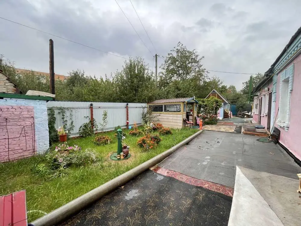 Продаж частини будинку з окремим двором у Полтаві!