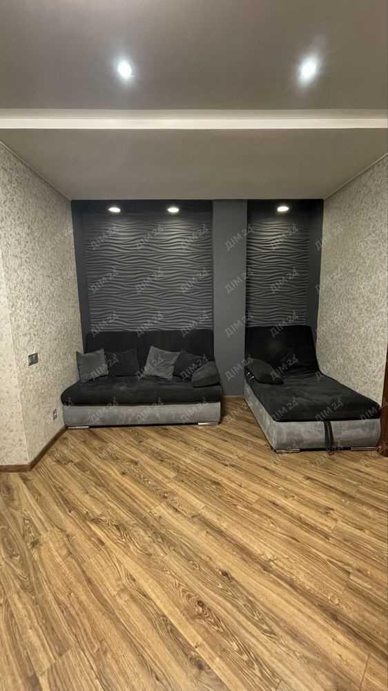 Трикімнатна квартира на Розсошенцях в ЖК Садовий