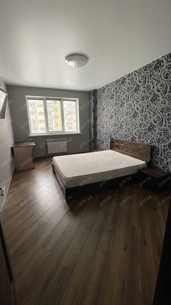 Трикімнатна квартира на Розсошенцях в ЖК Садовий