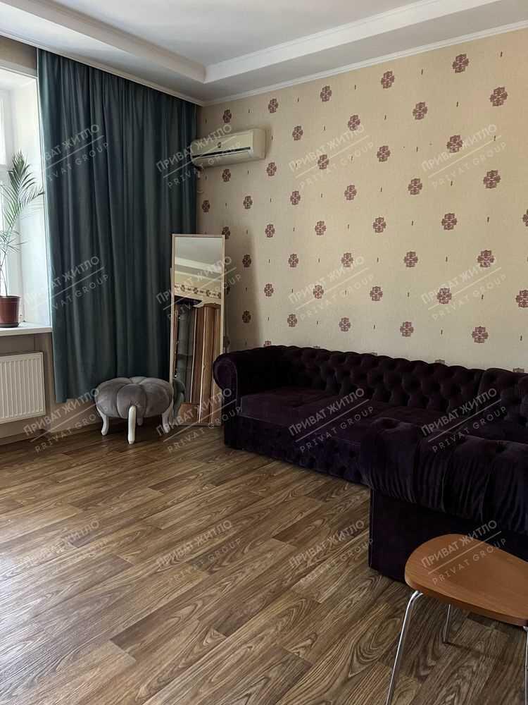 Трикімнатна квартира поруч зі Стадіоном Ворскла