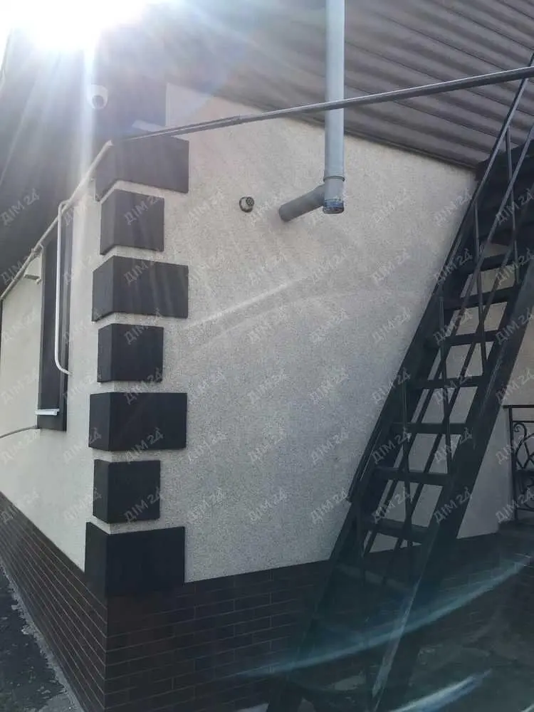 Будинок 30 км від Полтави