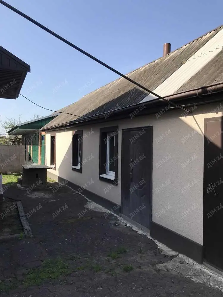 Будинок 30 км від Полтави