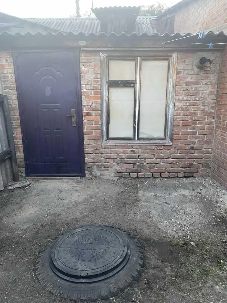 Лісок. Двокімнатна частина будинку.