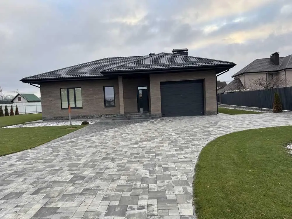 Чудовий будинок з ремонтом