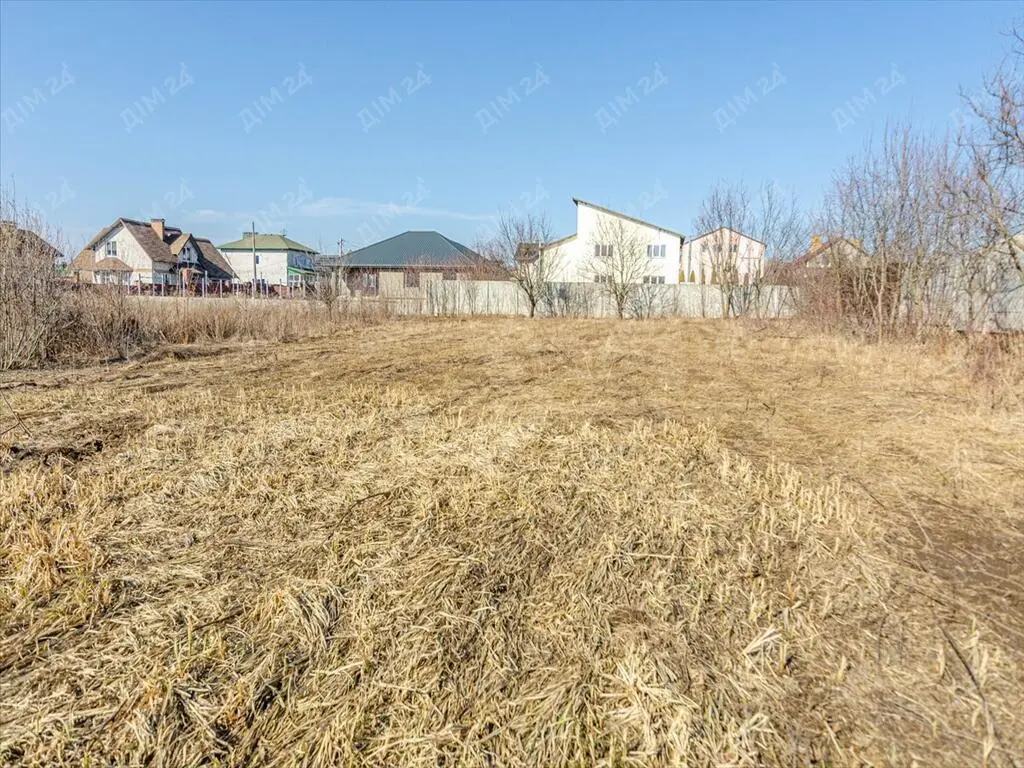 Земельна ділянка на Є. Милорадович