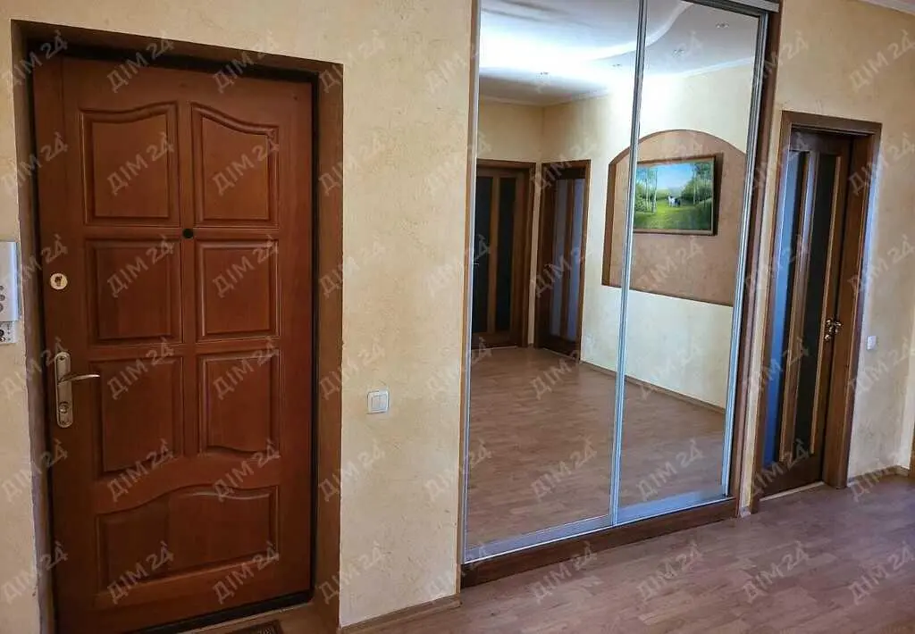 Трикімнатна квартира в центрі міста