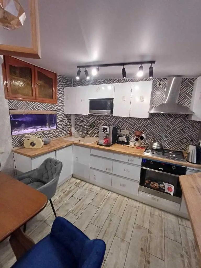 Трикімнатна квартира  поруч з ТЦ "Кон Корд"