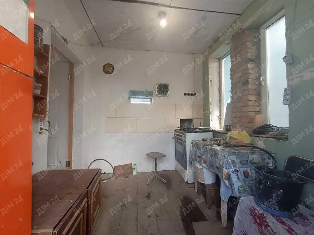 Частина будинку в Супрунівці з великою діляною