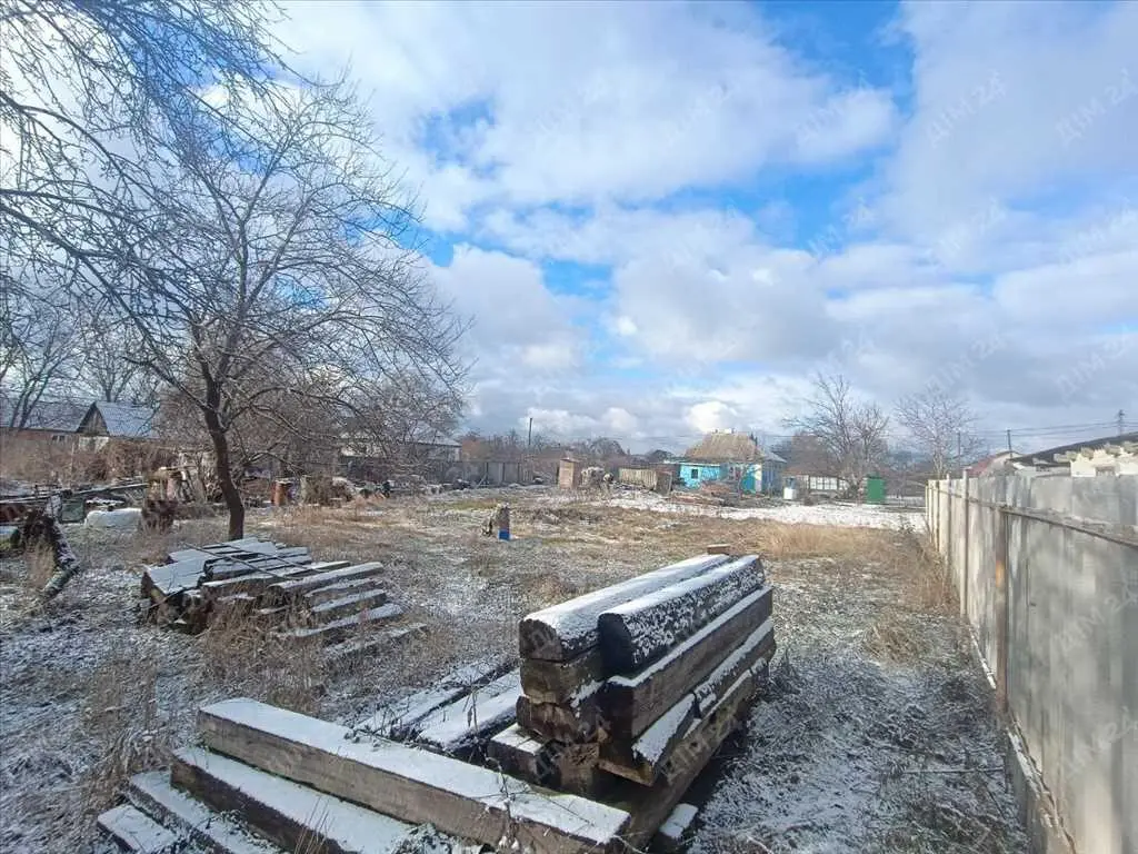 Частина будинку в Супрунівці з великою діляною