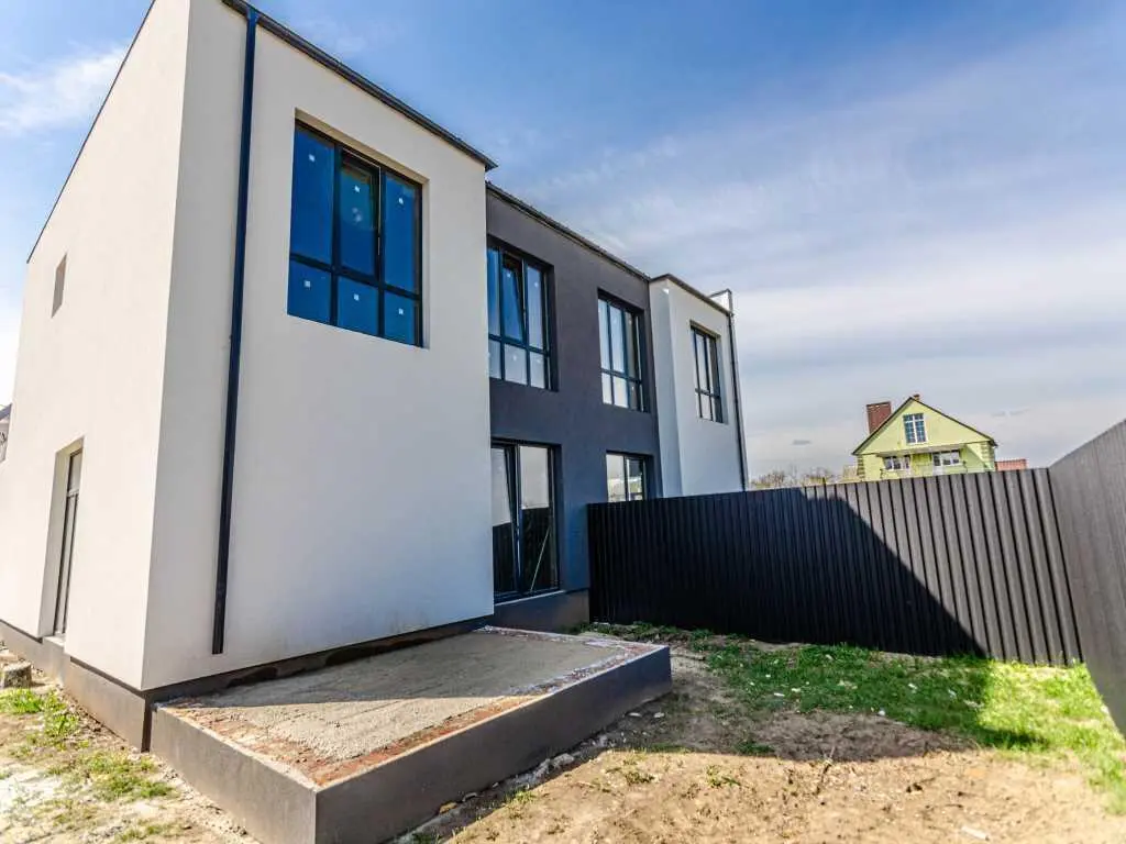 Продаж сучасного ,стильного дуплексу