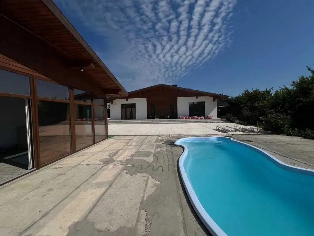 Шикарний будинок на Рибцях