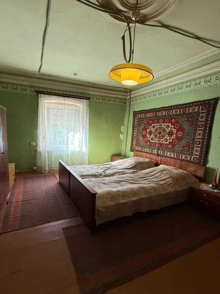 Частина будинку біля центрального ринку.