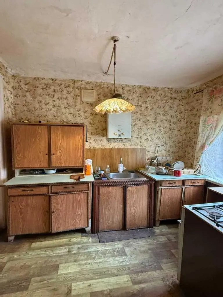 Частина будинку біля центрального ринку.