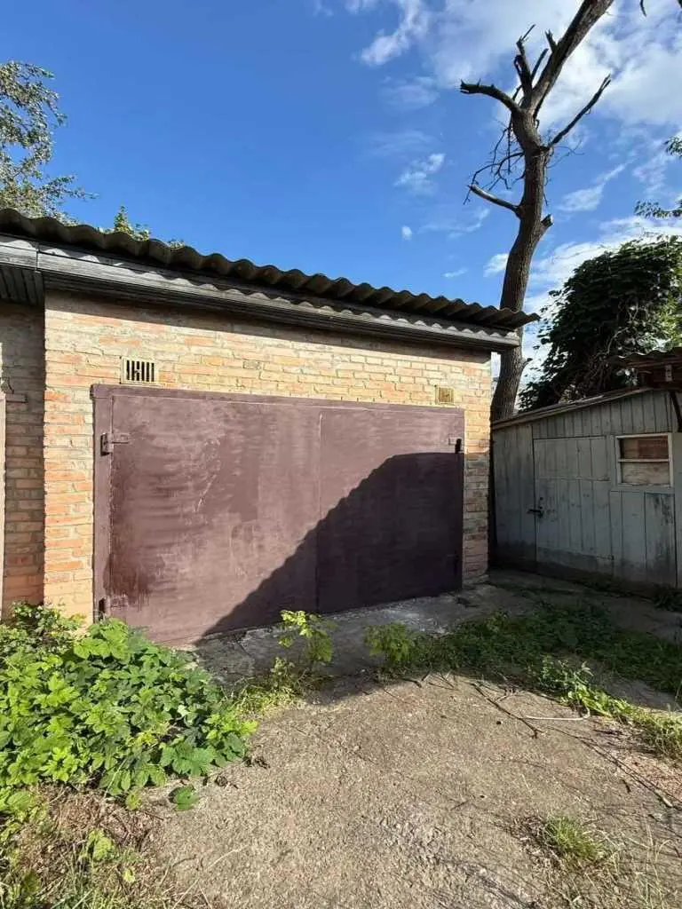 Частина будинку біля центрального ринку.