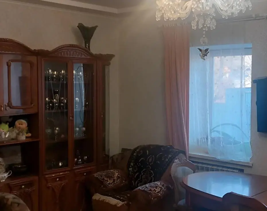 Півбудинку з ремонтом в с.Мильці