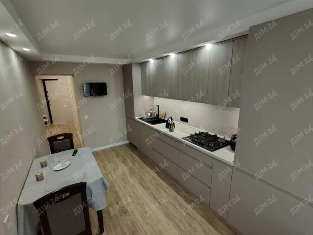 Однокімнатна квартира в новобудові з ремонтом