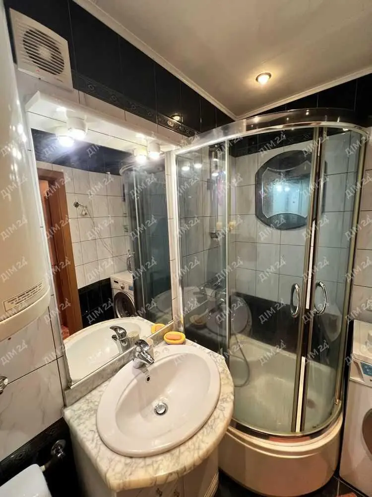 Двокімнатна квартира в Карлівці