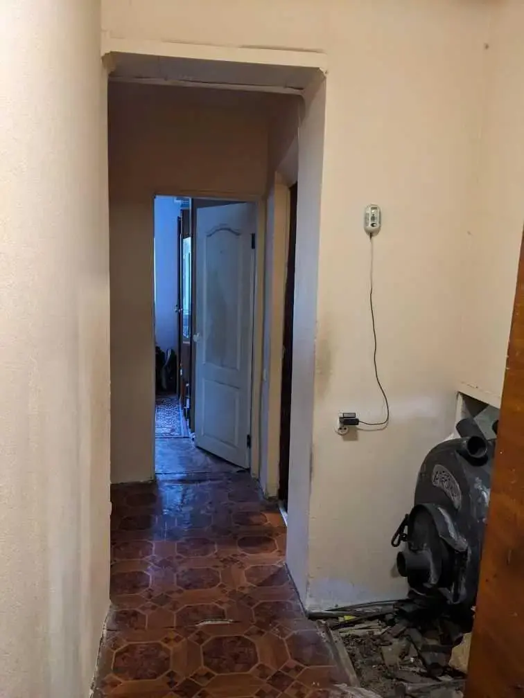 Окремий будинок біля річки