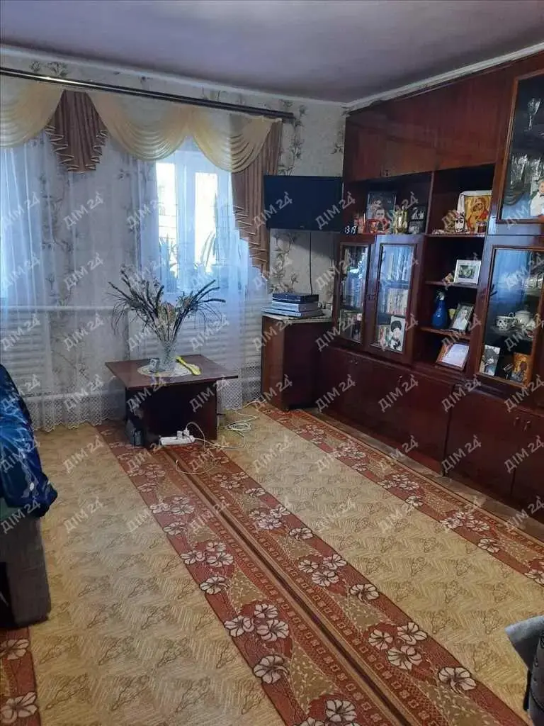 Гарний будинок в центрі Нових Санжар