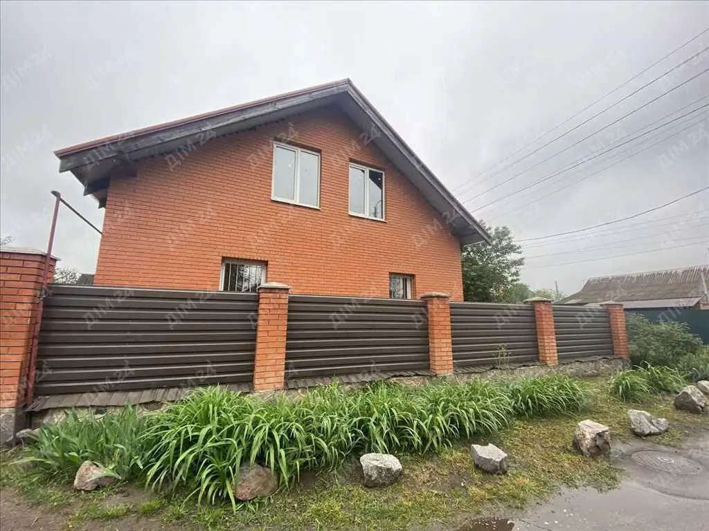 Капітальний будинок, 1 км від Макдональдса.