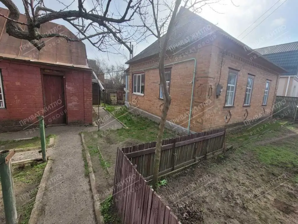 Частина будинку в передмісті