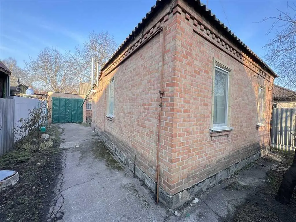 Окремий будинок в районі Південного вокзалу!