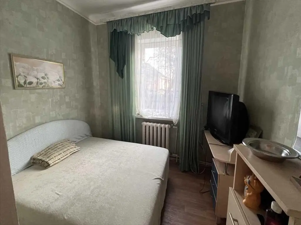 Окремий будинок в районі Південного вокзалу!