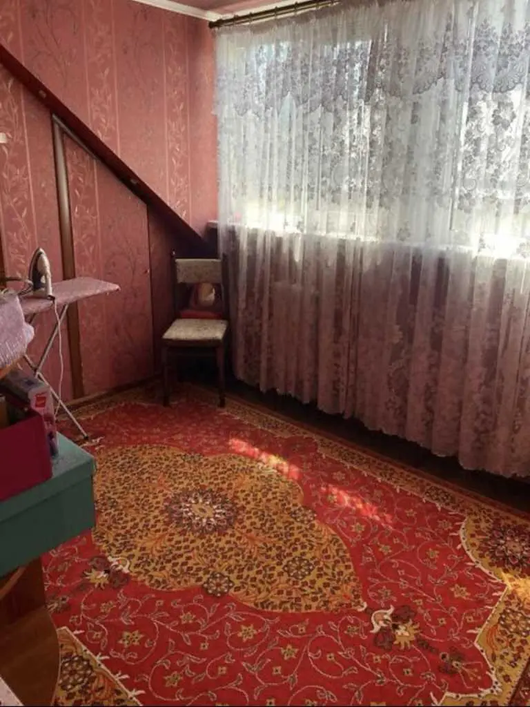 Продаж цегляного будинку