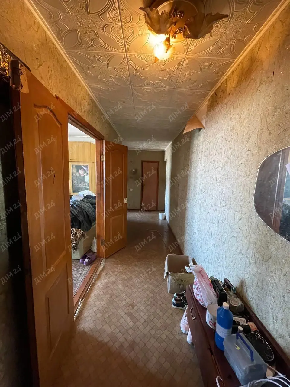 Простора трикімнатна квартира на Подолі