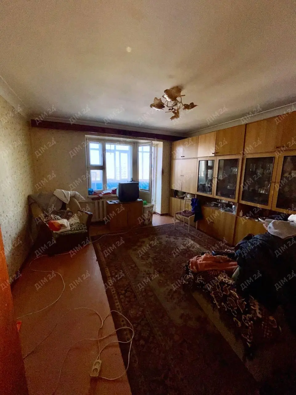 Простора трикімнатна квартира на Подолі