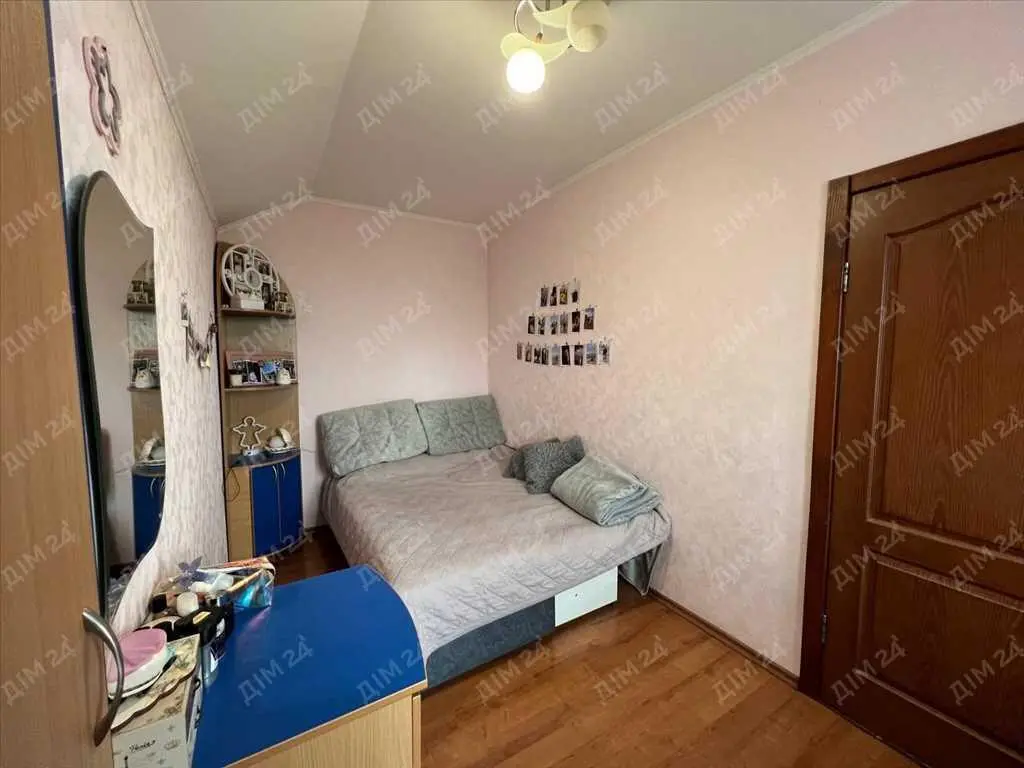 4-кімнатна квартира з  видом на монастир у самому серці історичної Полтави!