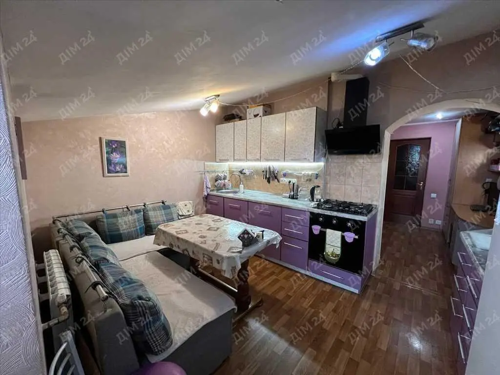 4-кімнатна квартира з  видом на монастир у самому серці історичної Полтави!