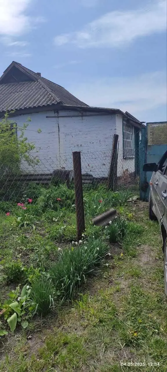 Продається будинок у с. Верхоли на великій ділянці!