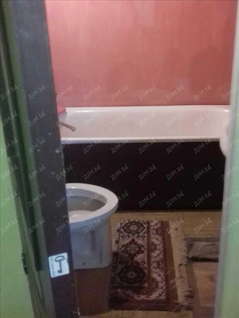 Частина будинку в центральній частині міста.