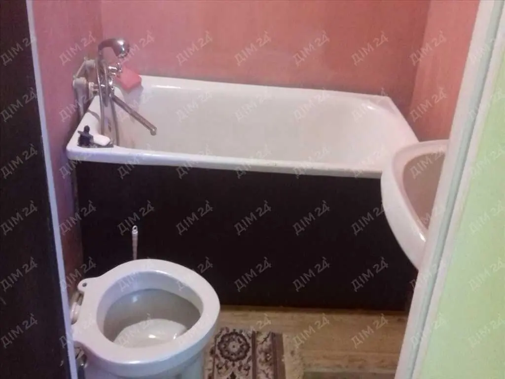 Частина будинку в центральній частині міста.