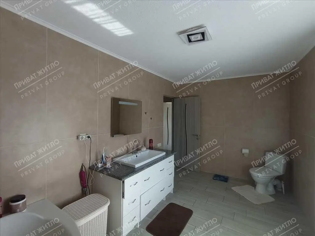 Просторий будинок в Нижніх Млинах