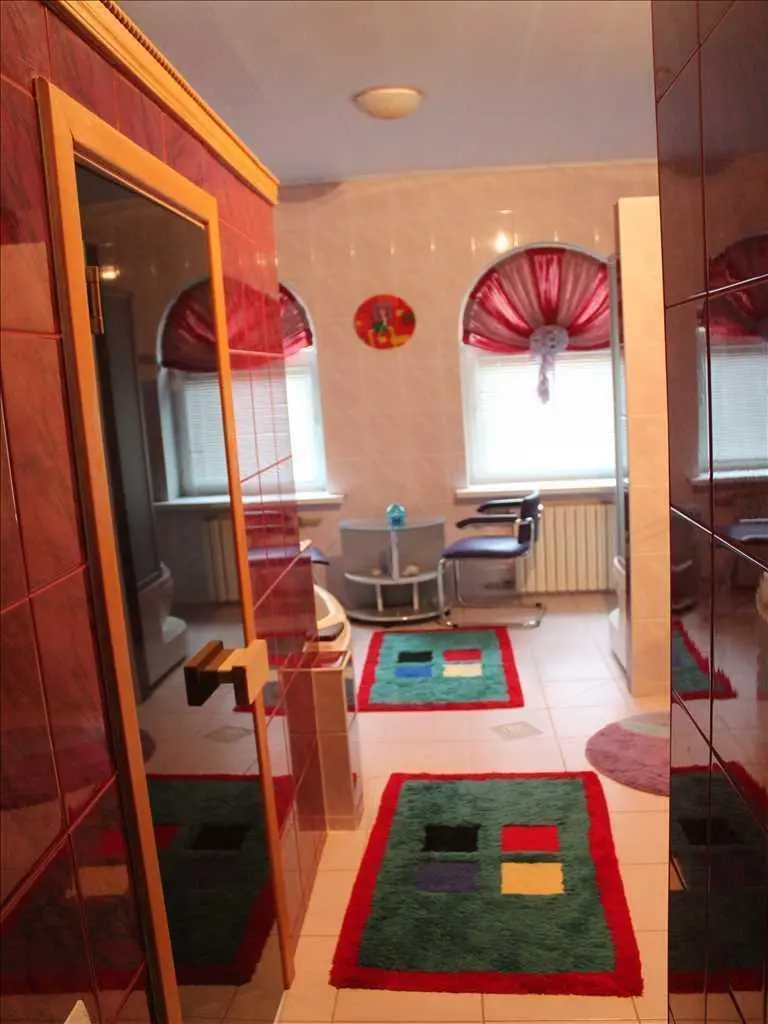 Розкішний будинок в 3 рівнях. Яр. Полтава