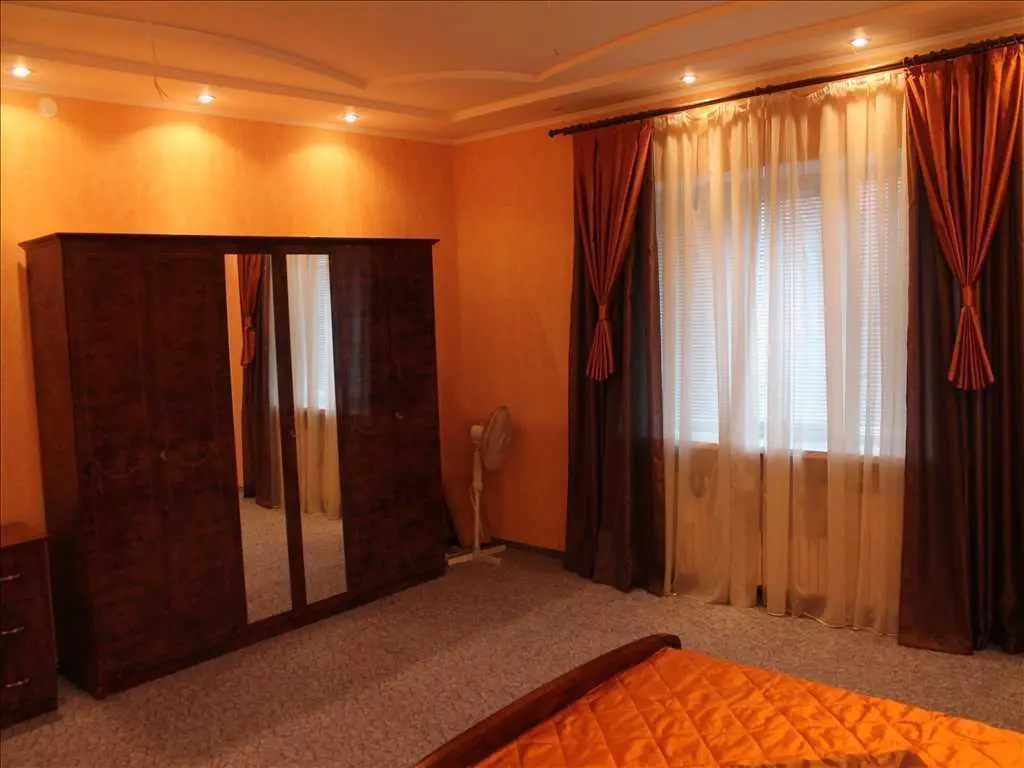 Розкішний будинок в 3 рівнях. Яр. Полтава