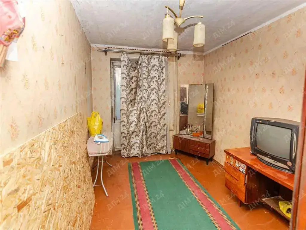 Трикімнатна квартира на Подолі!