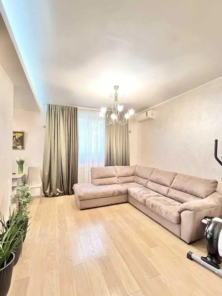 Квартира в найбажанішому місці - центральна вулиця!  