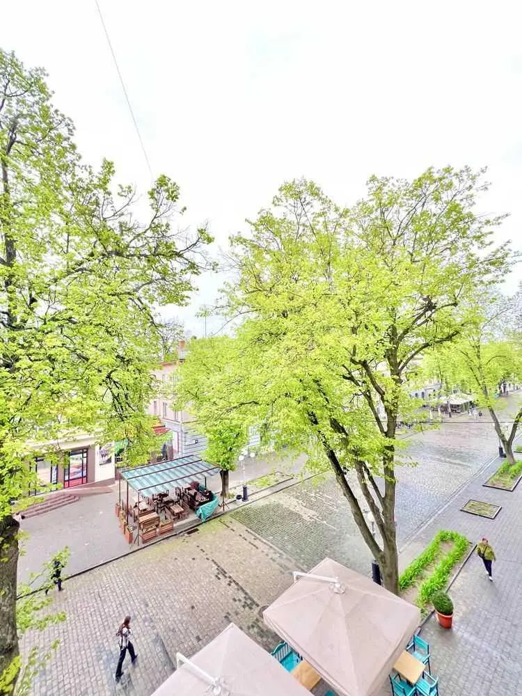 Квартира в найбажанішому місці - центральна вулиця!  